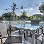 Spacious 2-Bed Apartment Close To City