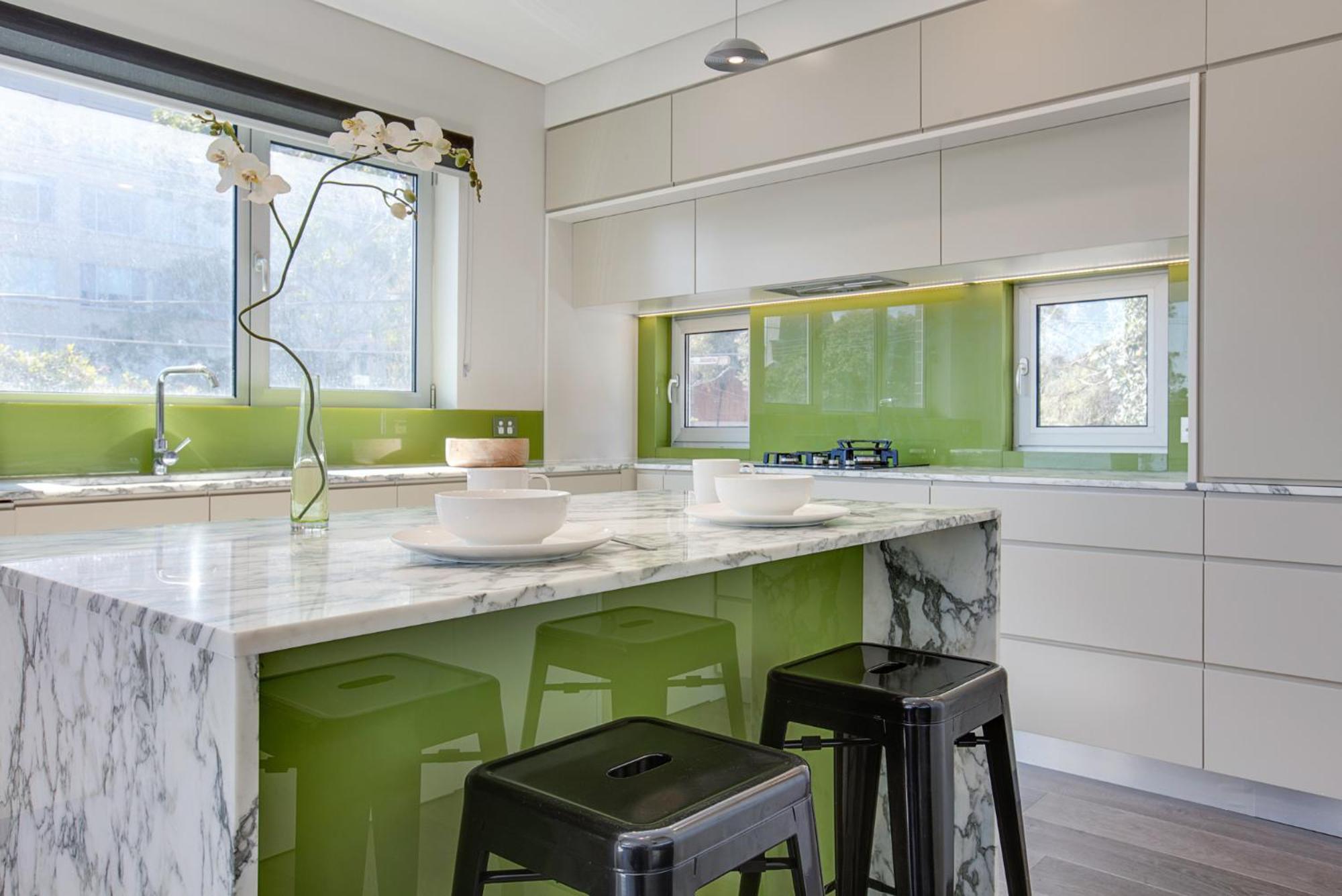 Spacious 2-bed Close To * Sydney
